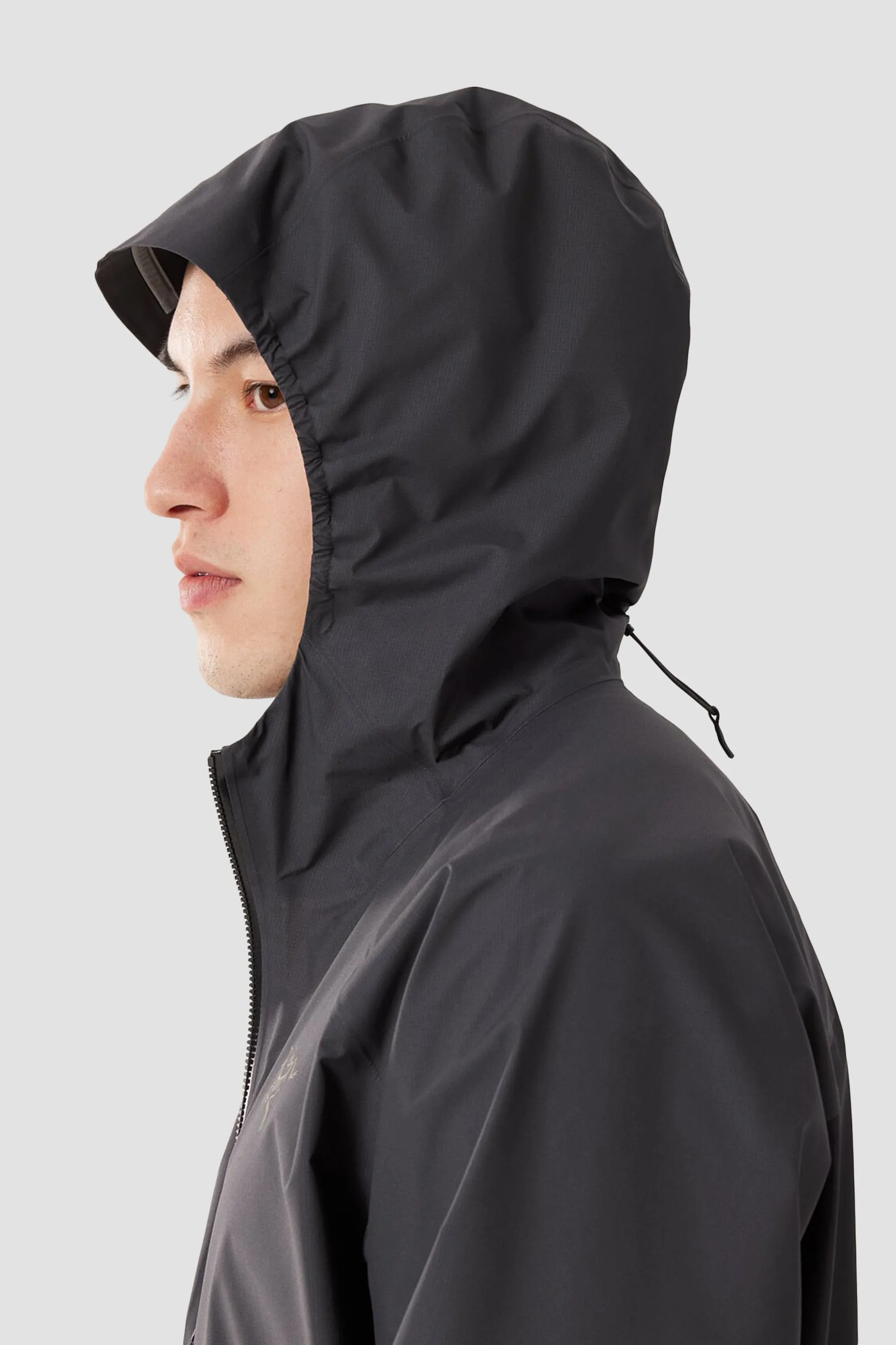 Arc'teryx Men's Norvan Shell Jacket in Graphite/Black