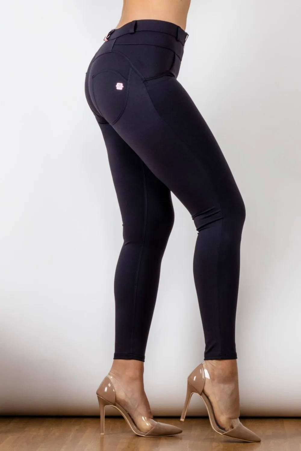 Full Size Contrast Detail Buttoned Leggings