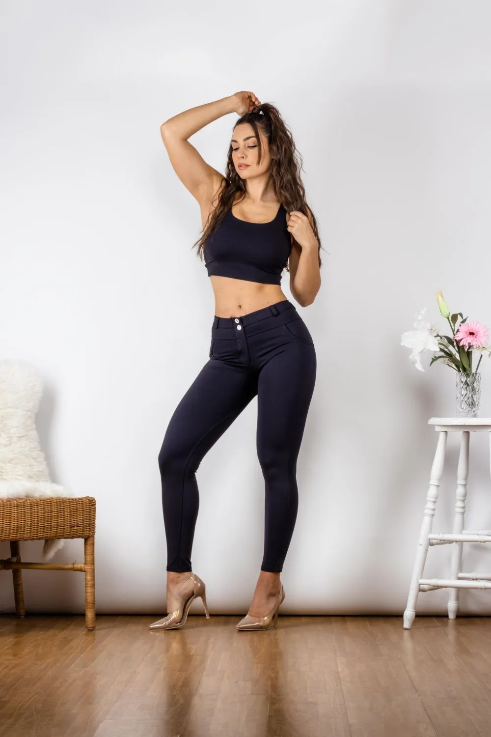 Full Size Contrast Detail Buttoned Leggings