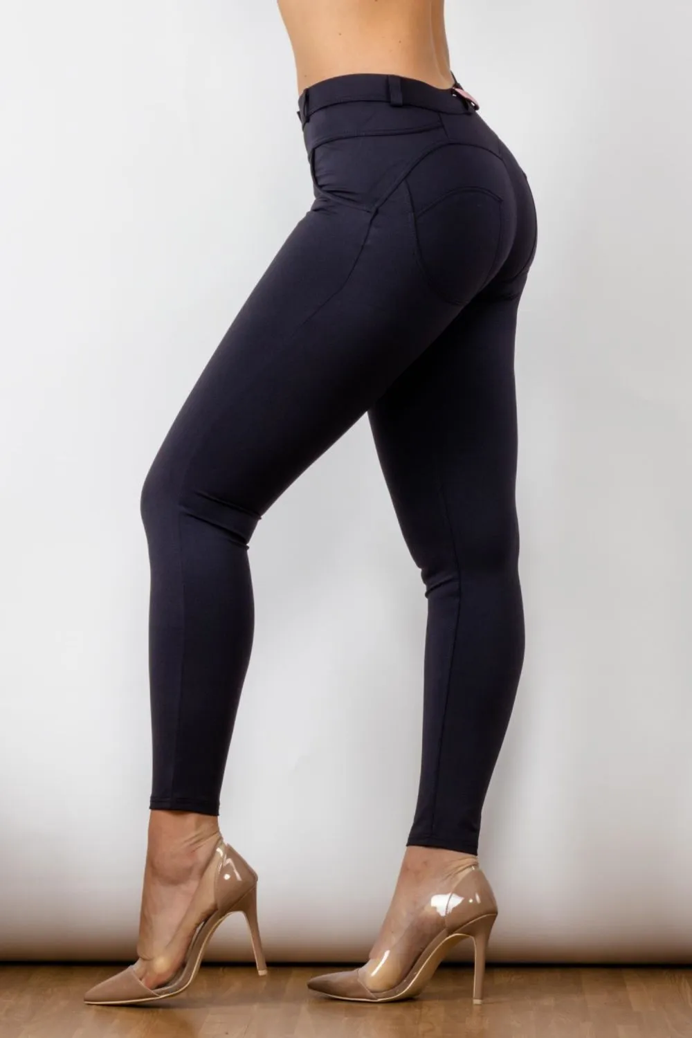 Full Size Contrast Detail Buttoned Leggings